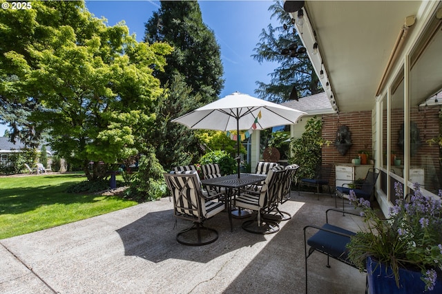5339 SE Chase Rd, Gresham, OR 97080 - view of patio with outdoor dining area