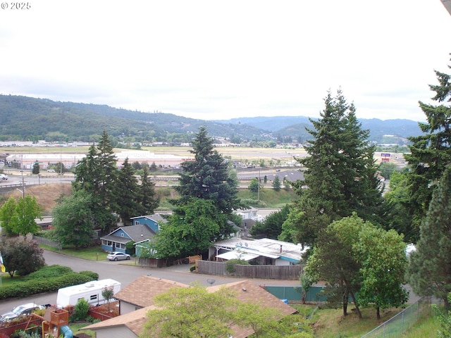 131 NW Makah Ct, Roseburg, OR 97471 - view of mountain backdrop