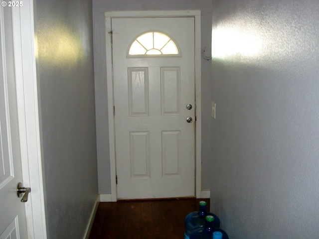 131 NW Makah Ct, Roseburg, OR 97471 - entryway featuring wood finished floors and baseboards