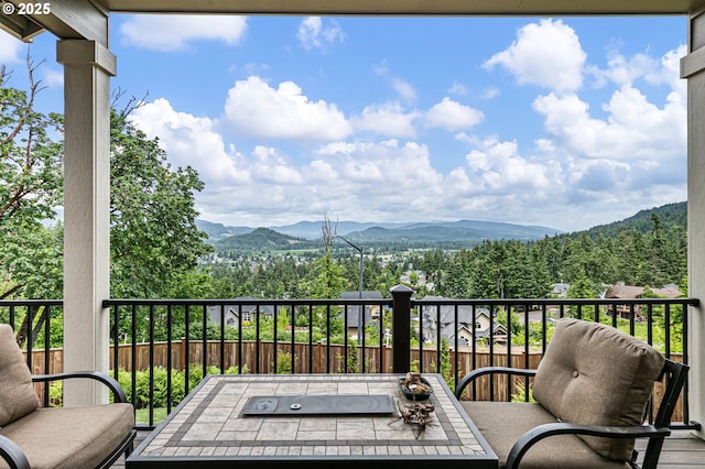 962 S 66th Pl, Springfield, OR 97478 - balcony with a mountain view and outdoor dining space