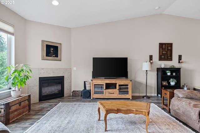 962 S 66th Pl, Springfield, OR 97478 - living room with wood finished floors, a tile fireplace, and lofted ceiling