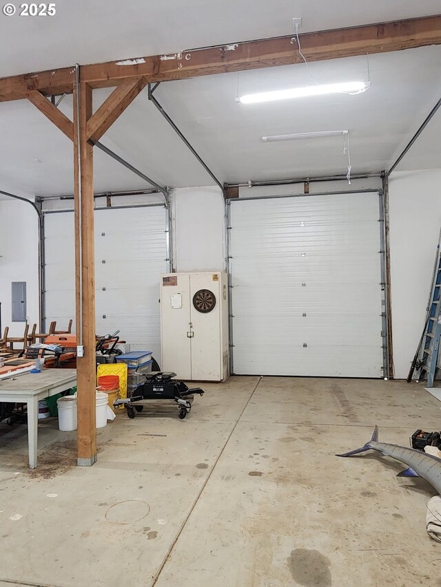 21626 Glaze Rd, Veneta, OR 97487 - garage featuring electric panel