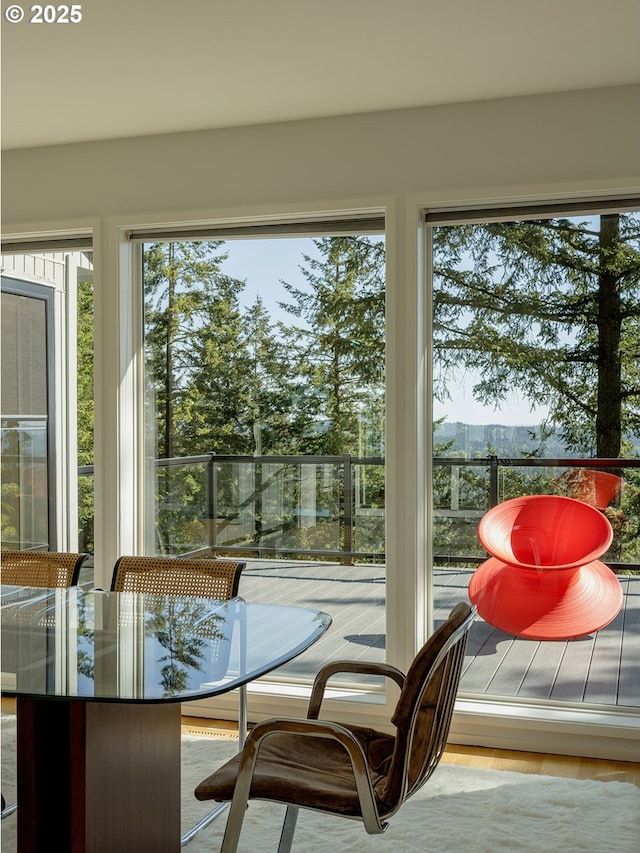 3342 SW Fairmount Blvd, Portland, OR 97239 - view of sunroom / solarium