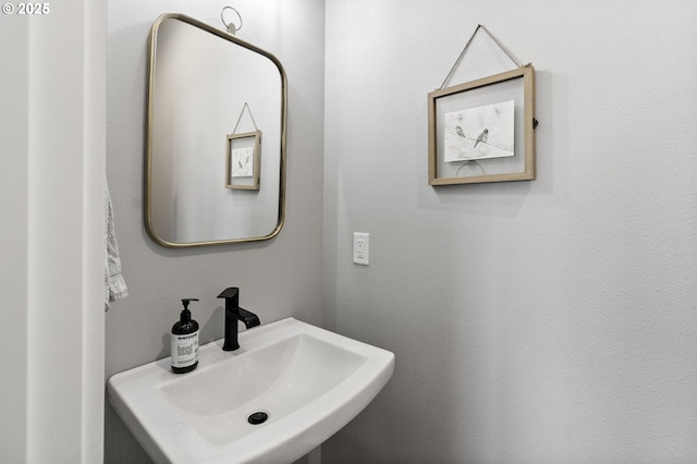 3588 Nestucca Loop, Eugene, OR 97408 - bathroom with a sink