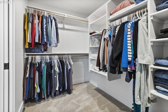 3588 Nestucca Loop, Eugene, OR 97408 - walk in closet featuring carpet