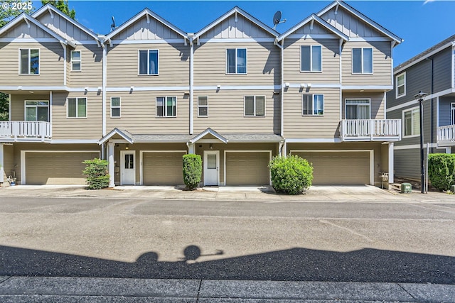 16070 SW Mason Ln, Beaverton, OR 97006 - townhome / multi-family property featuring board and batten siding and a garage