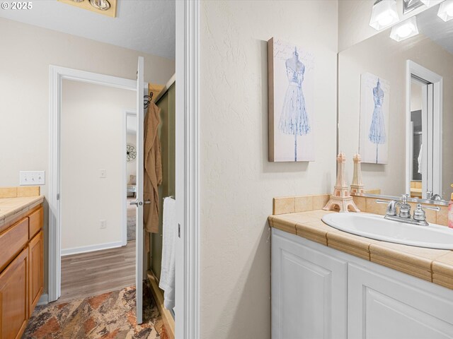 6759 Jasmine Ct, Brookings, OR 97415 - full bathroom with vanity