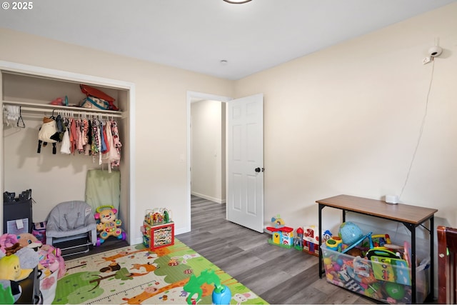 4220 SE 130th Ave, Portland, OR 97236 - recreation room with wood finished floors and baseboards