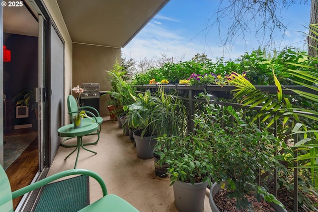 2393 SW Park Pl Unit 113, Portland, OR 97205 - balcony featuring area for grilling