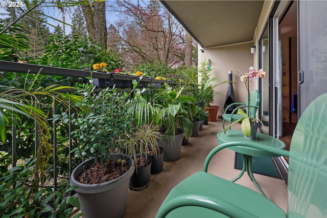 2393 SW Park Pl Unit 113, Portland, OR 97205 - view of balcony