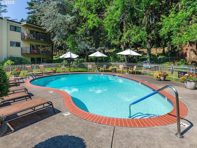 2393 SW Park Pl Unit 113, Portland, OR 97205 - community pool featuring a patio area