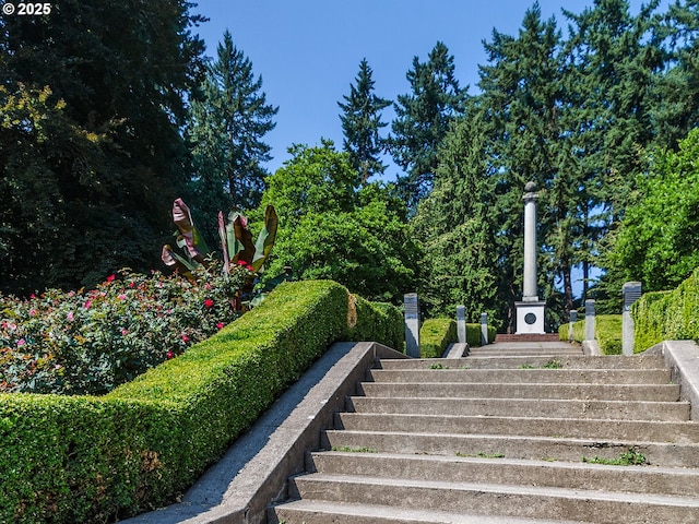 2393 SW Park Pl Unit 113, Portland, OR 97205 - view of staircase