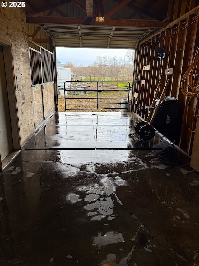 73594 Davis Ln, Pendleton, OR 97801 - view of garage