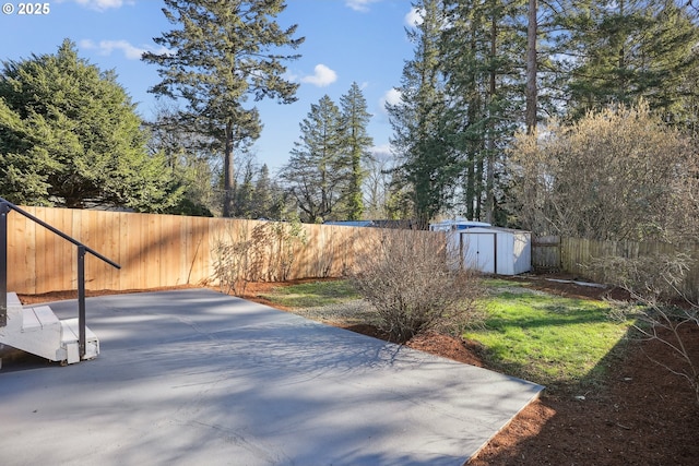 view of yard with a patio