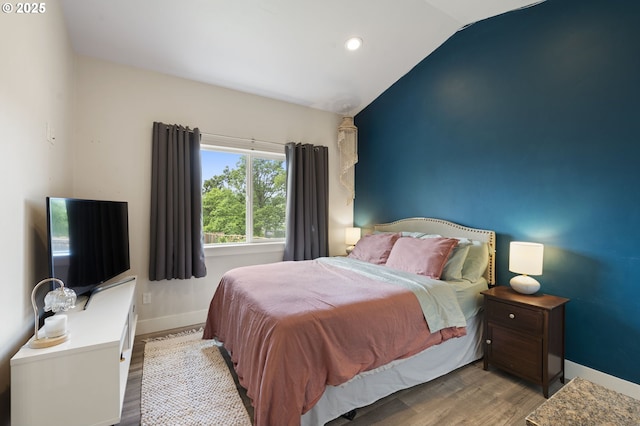 367 E 4th St, Lowell, OR 97452 - bedroom featuring wood finished floors, vaulted ceiling, baseboards, and recessed lighting