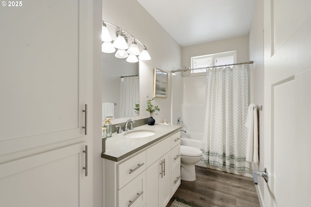 367 E 4th St, Lowell, OR 97452 - bathroom featuring toilet, vanity, wood finished floors, and shower / bath combo