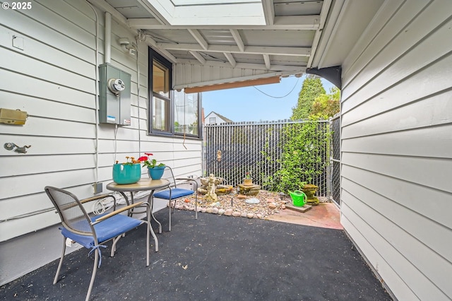 1805 NE Saratoga St, Portland, OR 97211 - view of patio