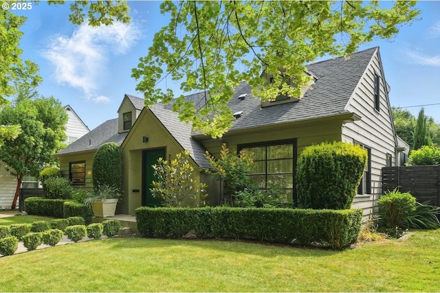 7338 N Chase Ave, Portland, OR 97217 - view of front of property with a front lawn