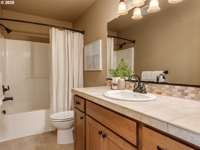 7760 SW Hyland Way, Beaverton, OR 97008 - full bath featuring toilet, tile patterned floors, vanity, and shower / tub combo