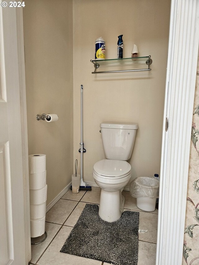 42139 Dry Gulch Rd, Richland, OR 97870 - bathroom with toilet and tile patterned flooring