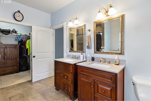 952 S 69th St, Springfield, OR 97478 - bathroom featuring two vanities and toilet