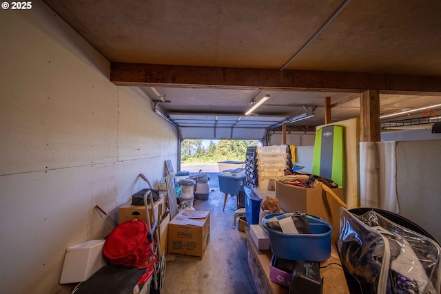 625 Crestview Dr, Reedsport, OR 97467 - view of garage