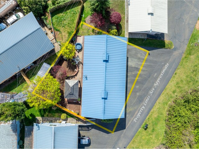 625 Crestview Dr, Reedsport, OR 97467 - aerial view of property and surrounding area featuring property boundaries highlighted