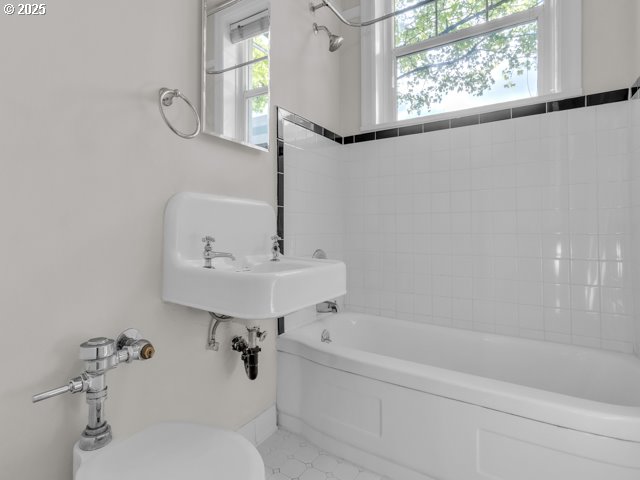20 NW 16th Ave Unit 8, Portland, OR 97209 - full bath with bathing tub / shower combination and toilet