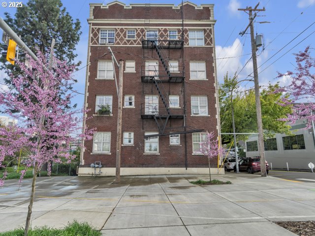 20 NW 16th Ave Unit 8, Portland, OR 97209 - view of building exterior