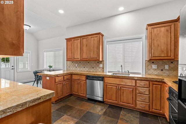 465 Covey Ln, Eugene, OR 97401 - kitchen featuring dishwasher, tile countertops, a sink, a peninsula, and recessed lighting
