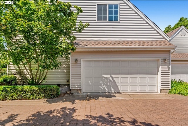 465 Covey Ln, Eugene, OR 97401 - view of front of property with driveway