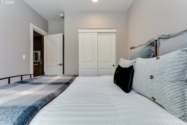 bedroom with a closet