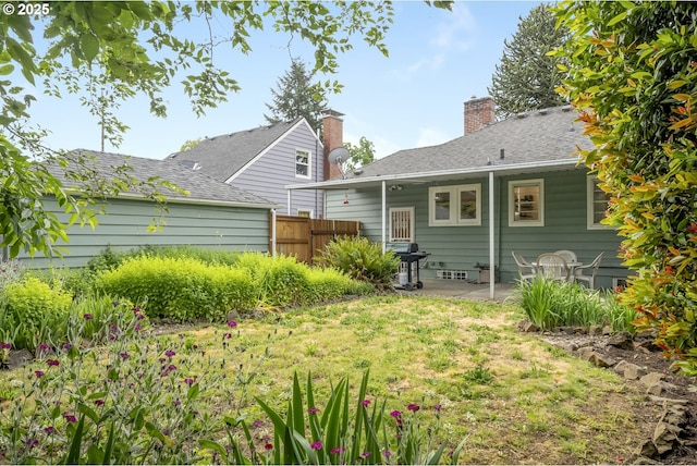 2535 N Baldwin St, Portland, OR 97217 - back of property with a patio