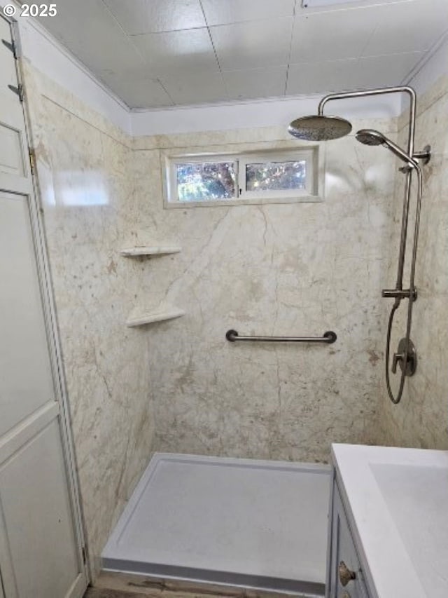 4601 Joshua Ln, Florence, OR 97439 - full bathroom with tiled shower and vanity