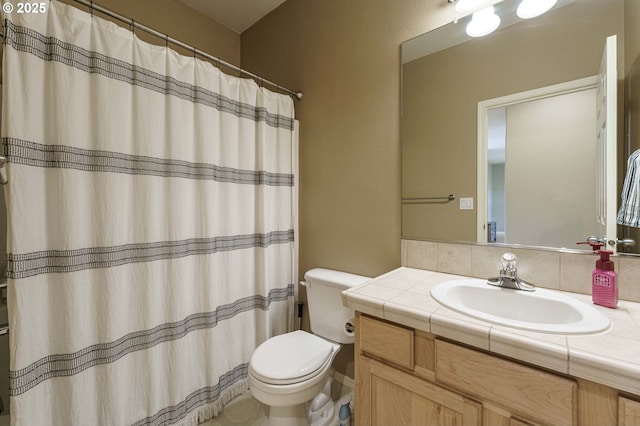 1216 SE 47th St, Hillsboro, OR 97123 - bathroom with toilet, vanity, and a shower with curtain