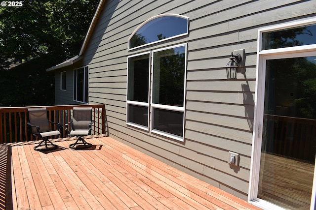 1216 SE 47th St, Hillsboro, OR 97123 - view of wooden terrace