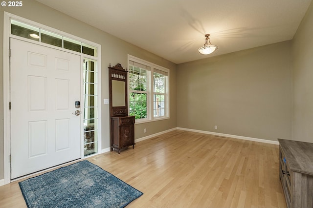 1216 SE 47th St, Hillsboro, OR 97123 - entryway featuring light wood-style flooring and baseboards