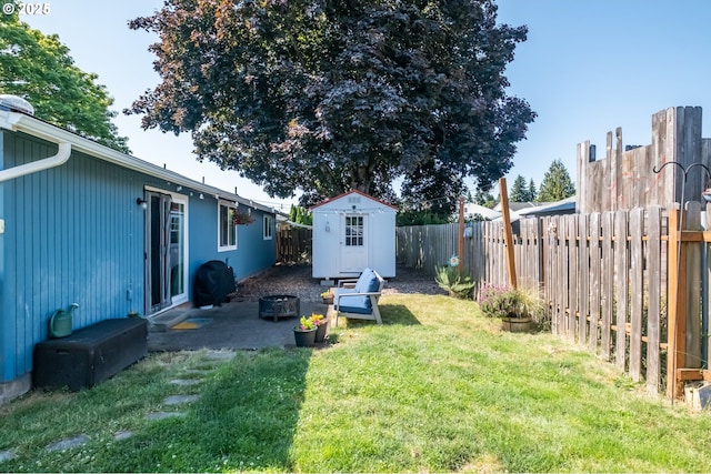 6132 Wilford Pl SW, Albany, OR 97321 - fenced backyard with a storage shed and a patio