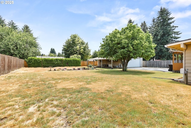 1120 N Lupine Ct, Canby, OR 97013 - view of yard with a garage