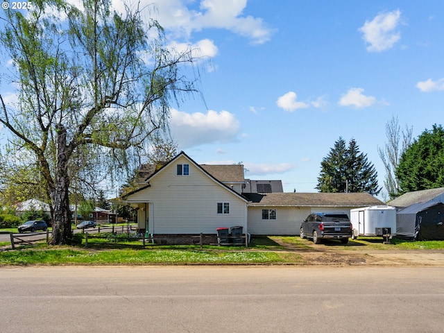 view of front of property