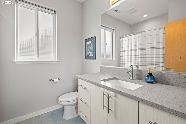 1011 NE 73rd Ave, Portland, OR 97213 - full bath featuring vanity and a shower with curtain