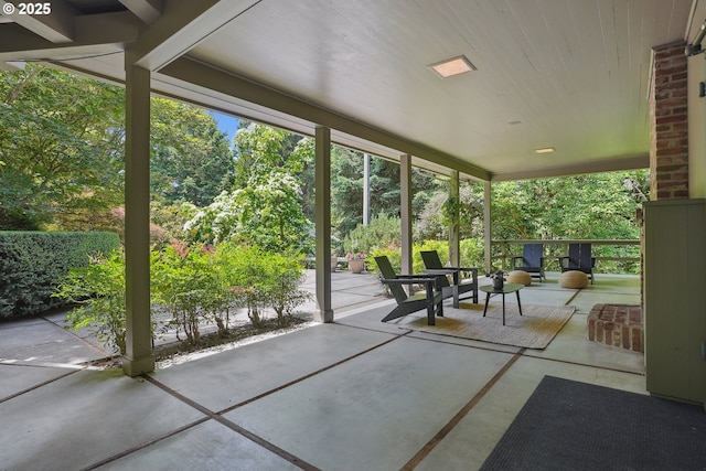 6151 SW Mill St, Portland, OR 97221 - view of patio / terrace