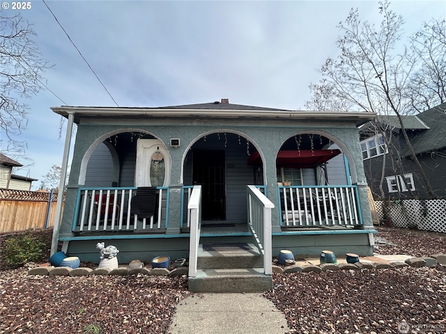 808 N 9th Ave, Walla Walla, WA 99362 - view of front of home with a porch and fence