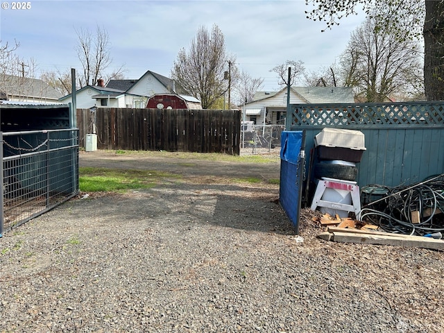 808 N 9th Ave, Walla Walla, WA 99362 - view of yard with fence