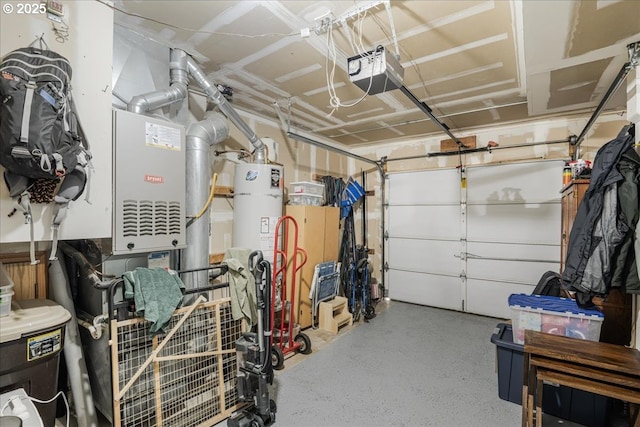 808 SE Beaver Creek Ln, Troutdale, OR 97060 - garage with a garage door opener