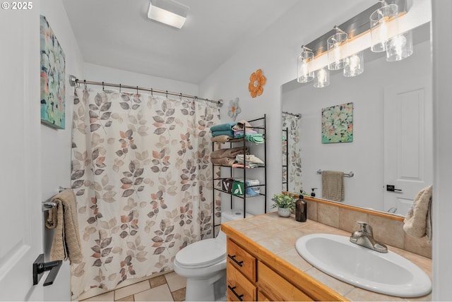 292 Jamie Loop, Roseburg, OR 97471 - full bathroom with vanity, toilet, and a shower with shower curtain