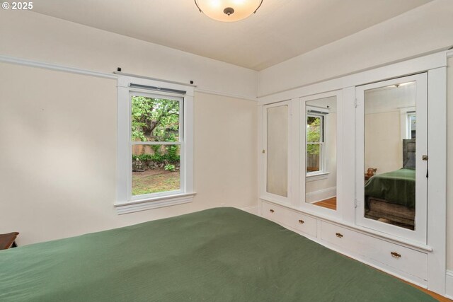 2522 NE 50th Ave, Portland, OR 97213 - empty room with plenty of natural light