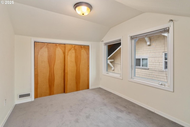 2522 NE 50th Ave, Portland, OR 97213 - unfurnished bedroom featuring lofted ceiling, carpet floors, a closet, and baseboards