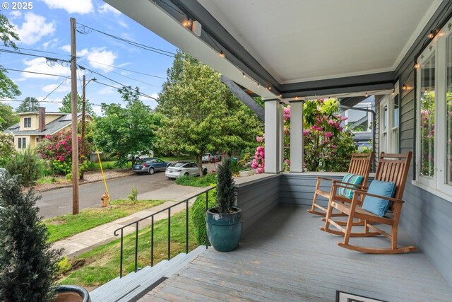 2522 NE 50th Ave, Portland, OR 97213 - balcony with a porch