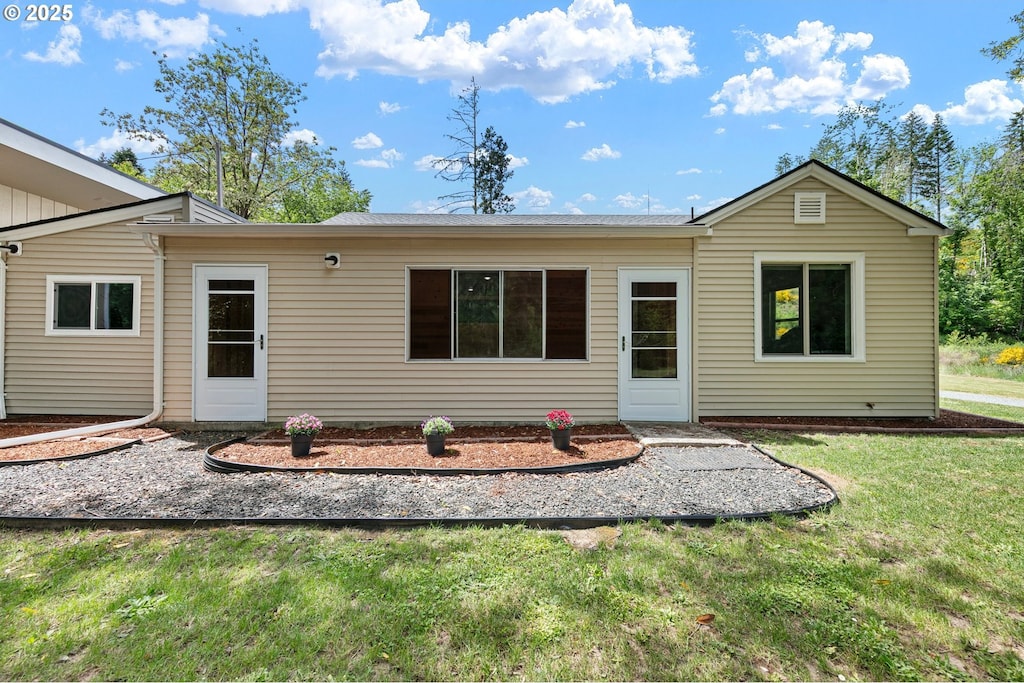 1442 Territorial Hwy, Cottage Grove, OR 97424 - back of house with a yard